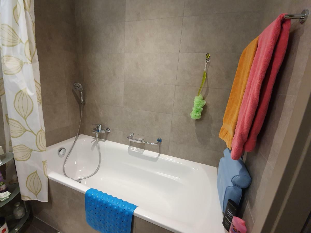 Chambre Aux Bord De L'Areuse Ngoại thất bức ảnh